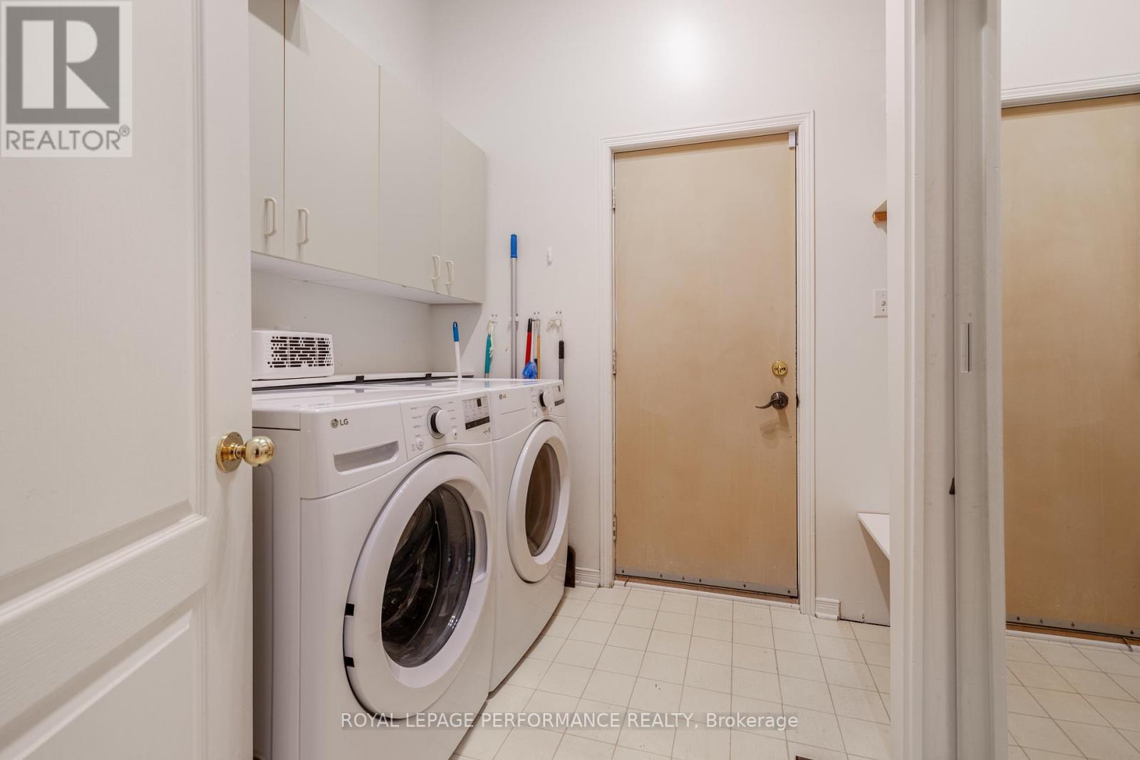 Photo 44 of 55 Delong Drive, Ottawa ON