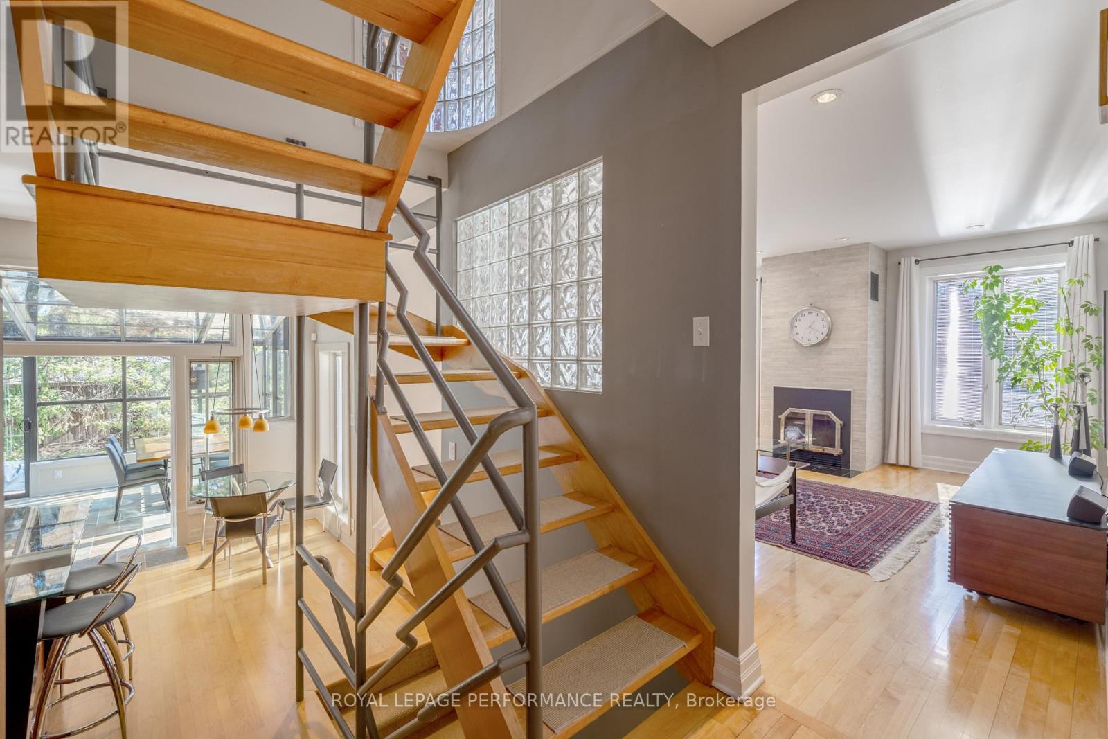 Photo 10 of 55 Delong Drive, Ottawa ON