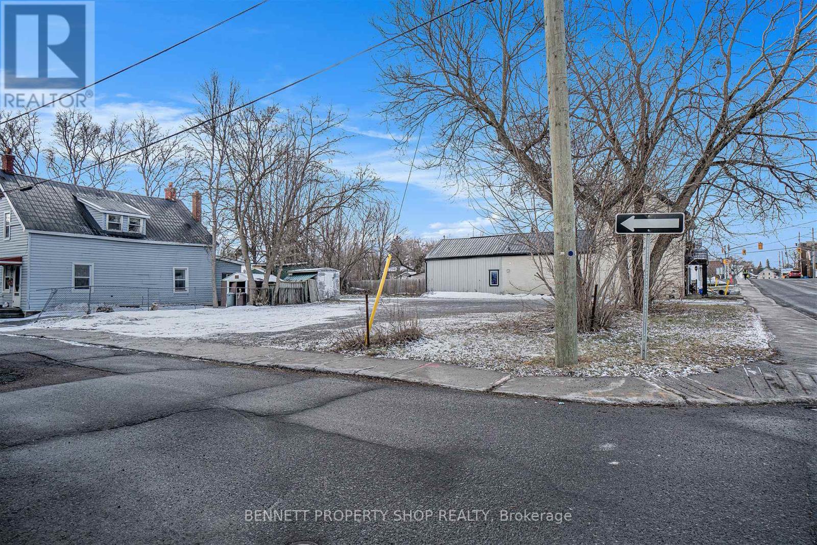 Photo 7 of 119 125 Daniel Street N, Arnprior ON