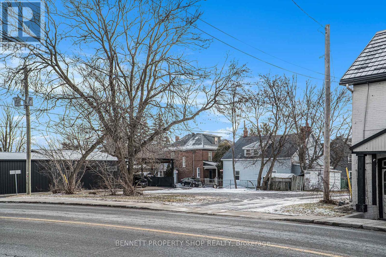 Photo 10 of 119 125 Daniel Street N, Arnprior ON