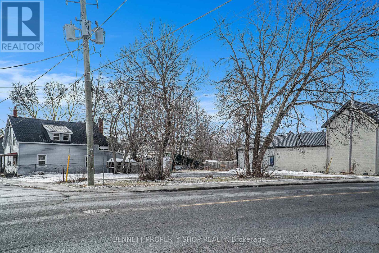 Photo 3 of 119 125 Daniel Street N, Arnprior ON