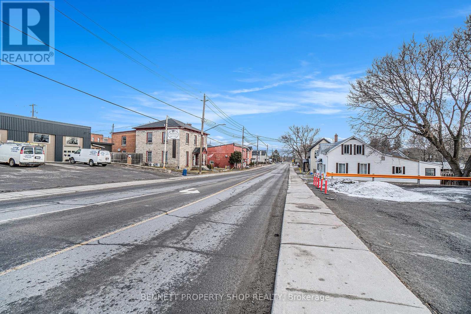 Photo 8 of 119 125 Daniel Street N, Arnprior ON