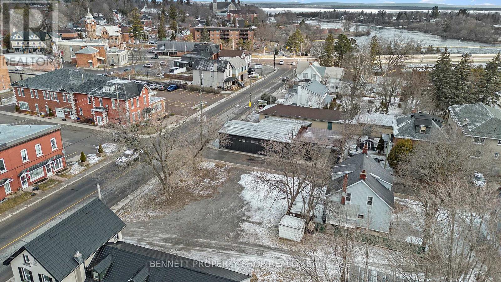Photo 12 of 119 125 Daniel Street N, Arnprior ON