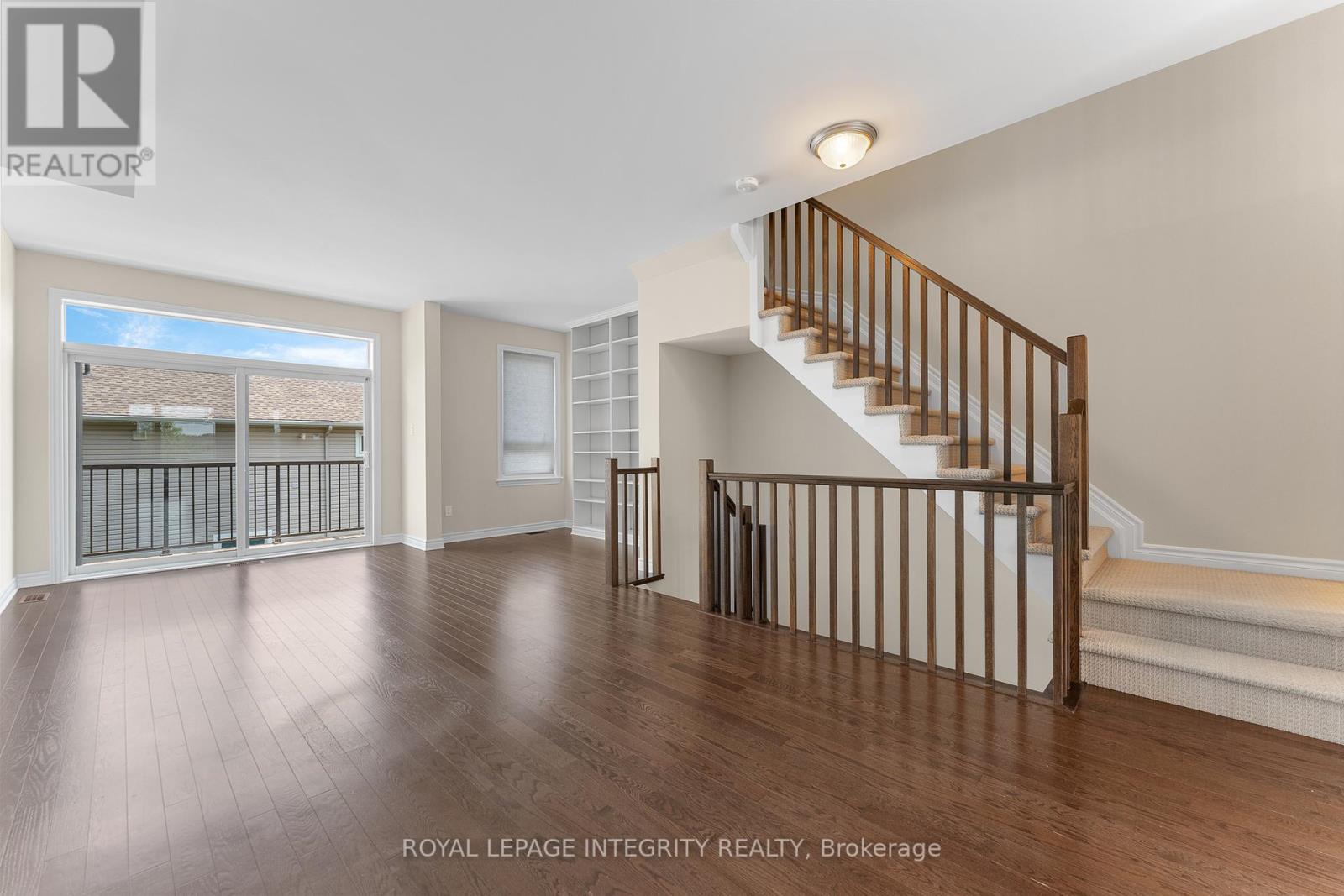 Photo 10 of 323 Twinflower Way, Ottawa ON
