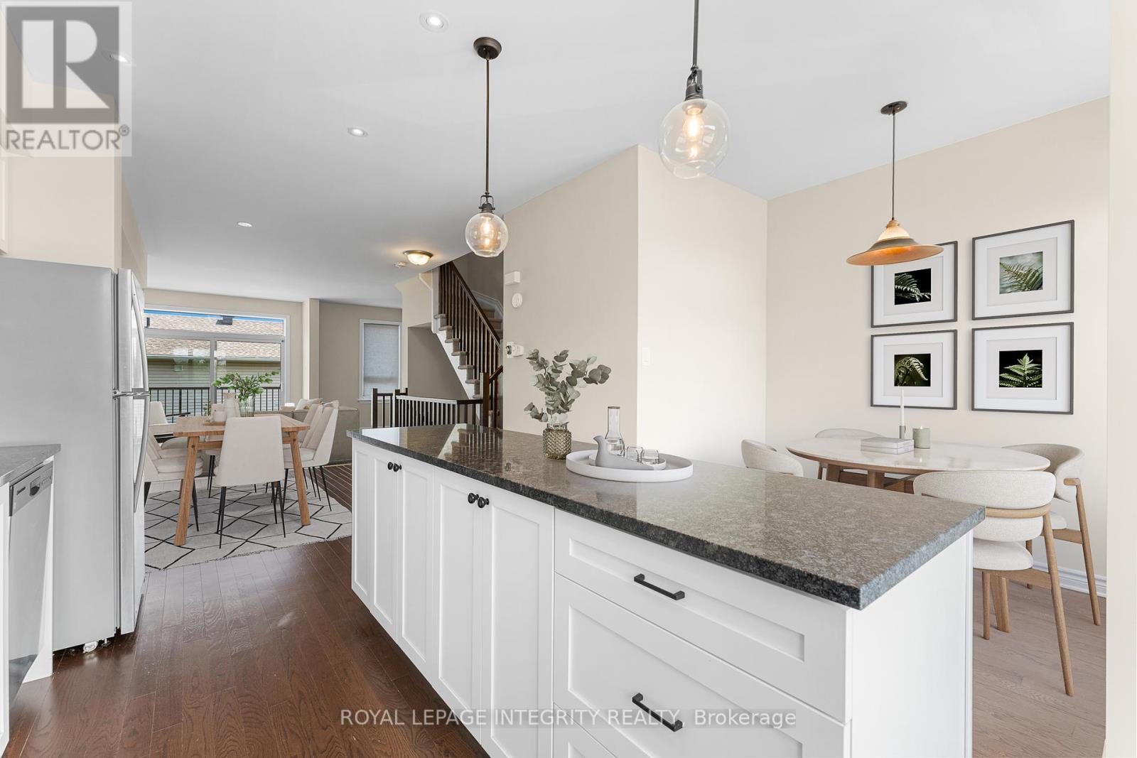 Photo 11 of 323 Twinflower Way, Ottawa ON