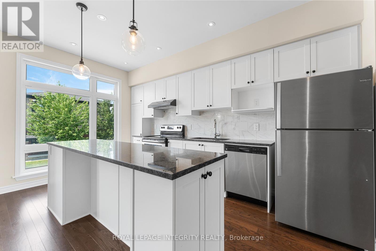 Photo 13 of 323 Twinflower Way, Ottawa ON