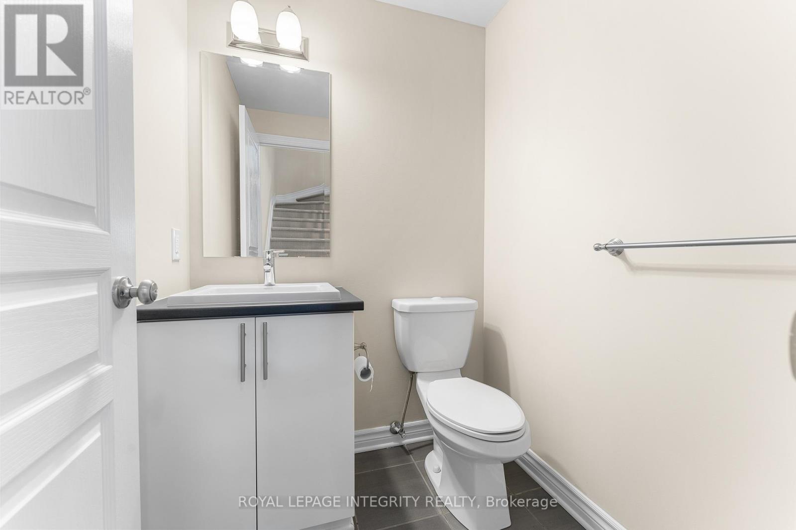Photo 16 of 323 Twinflower Way, Ottawa ON