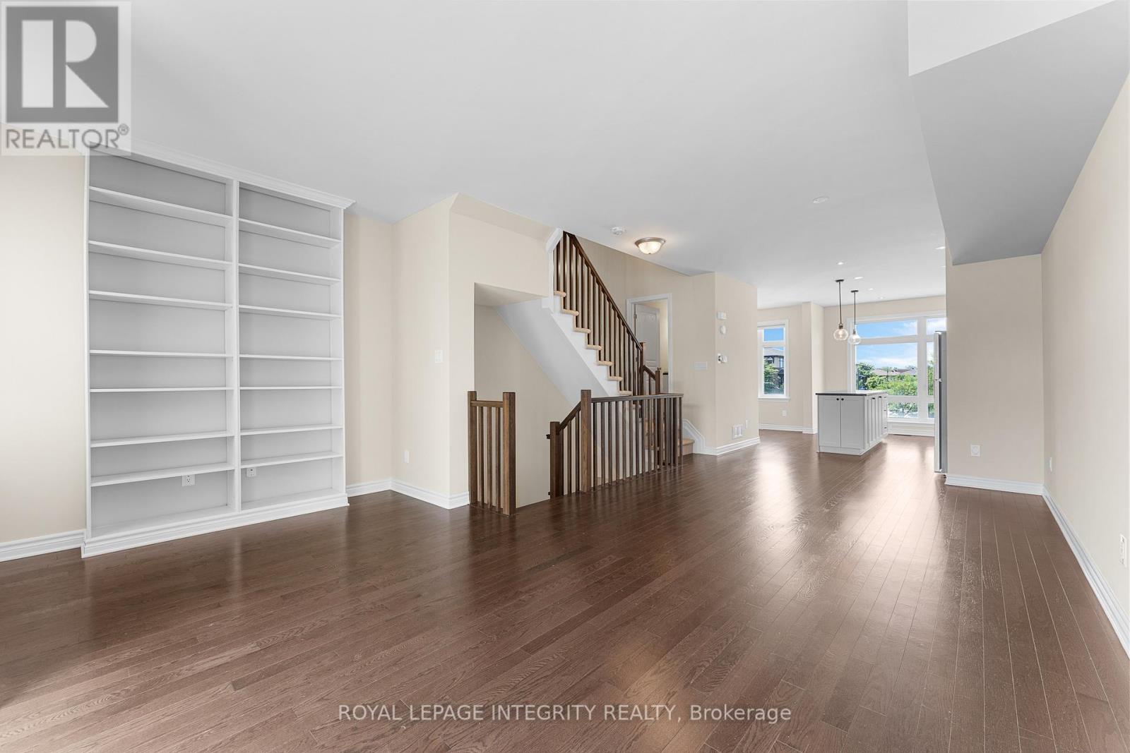 Photo 9 of 323 Twinflower Way, Ottawa ON