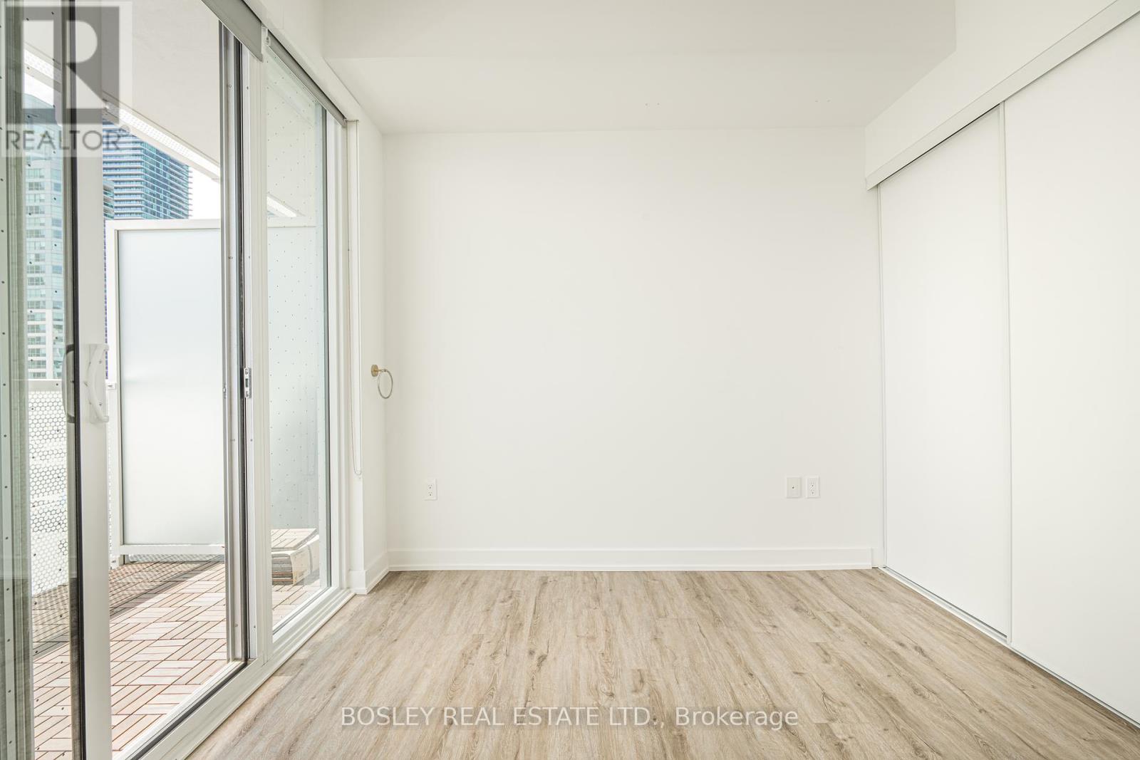 Photo 33 of 311 15 Queens Quay E, Toronto ON