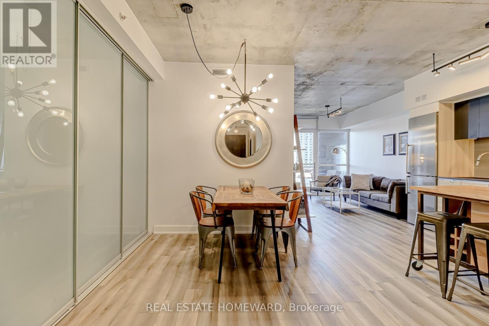 Photo 2 of 522 1190 Dundas Street E, Toronto ON