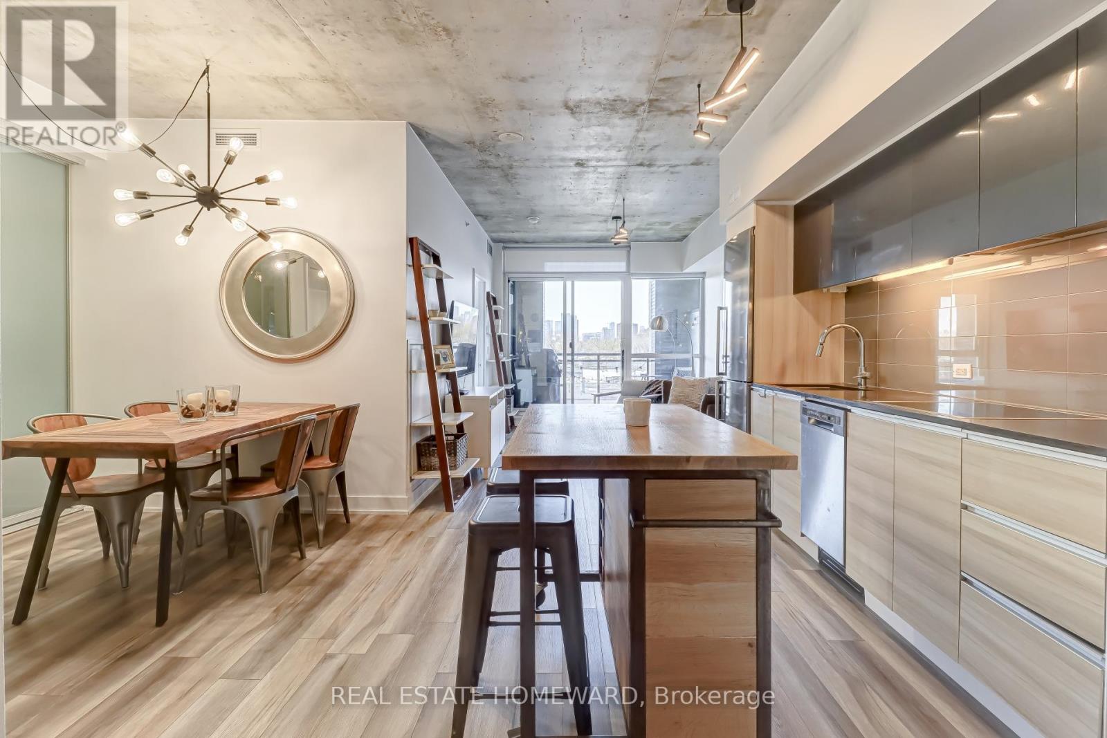 Photo 20 of 522 1190 Dundas Street E, Toronto ON