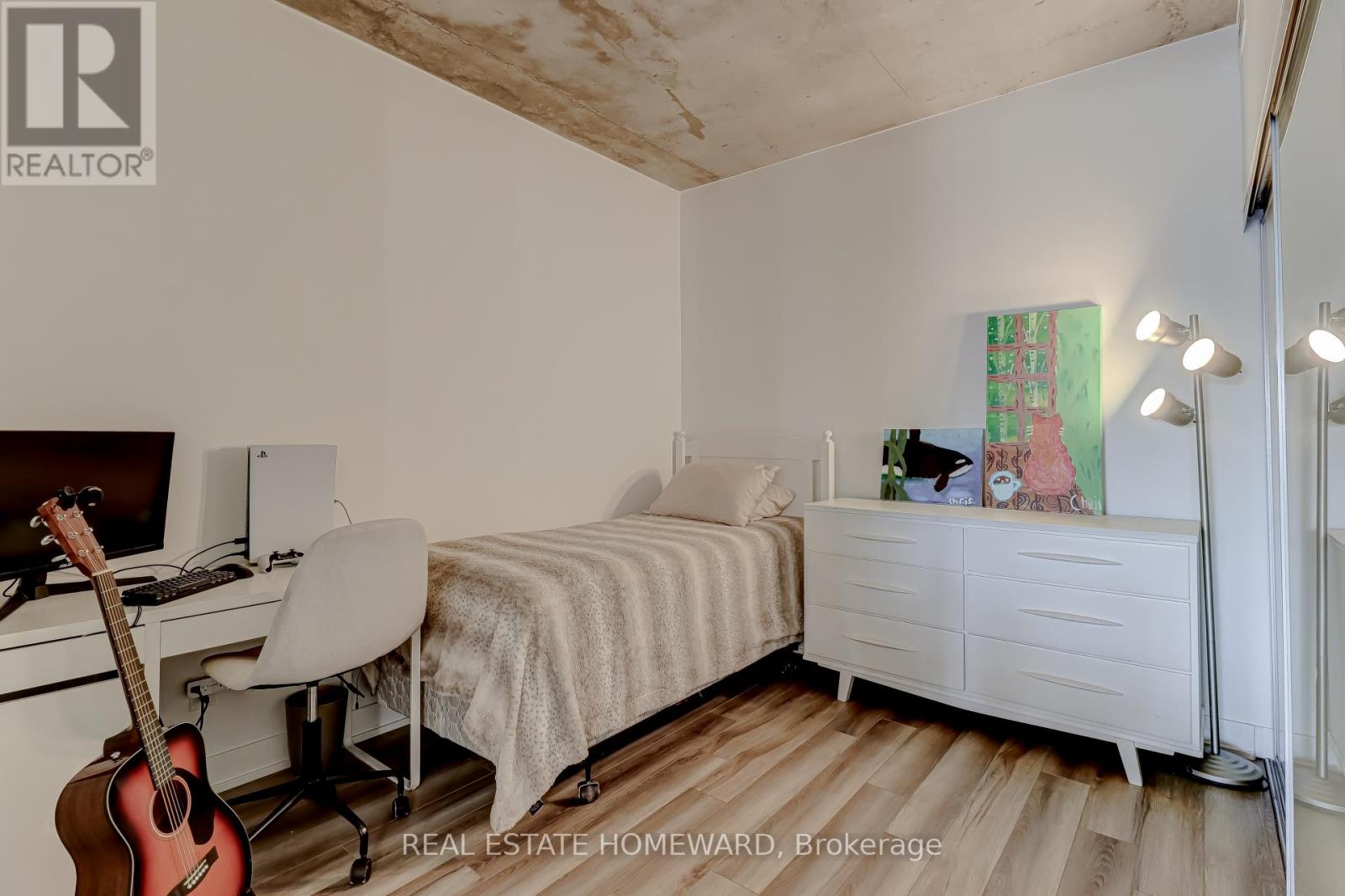 Photo 13 of 522 1190 Dundas Street E, Toronto ON