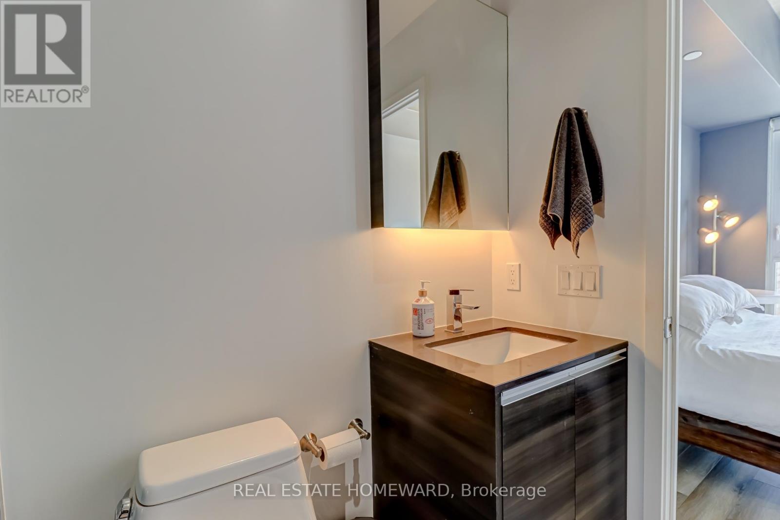 Photo 18 of 522 1190 Dundas Street E, Toronto ON