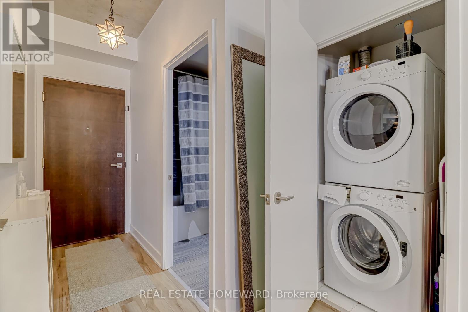 Photo 17 of 522 1190 Dundas Street E, Toronto ON