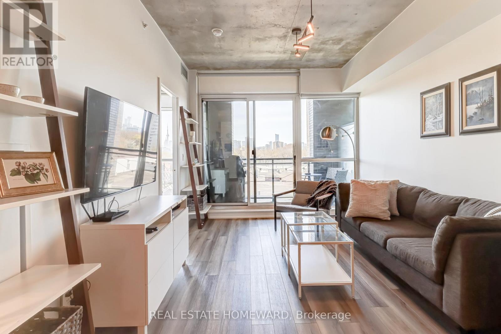 Photo 29 of 522 1190 Dundas Street E, Toronto ON