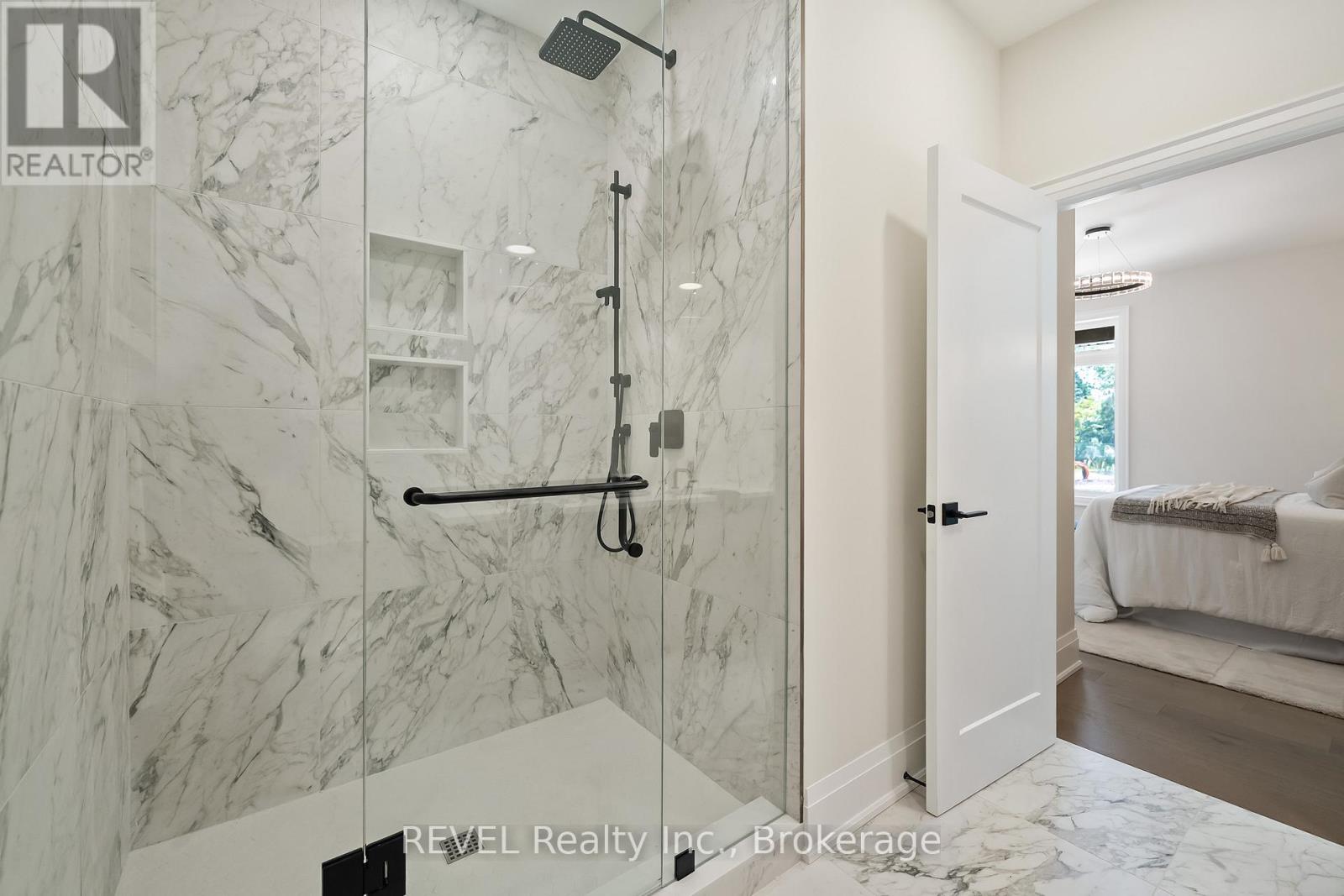 Photo 42 of 8 Accursi Crescent, Pelham ON