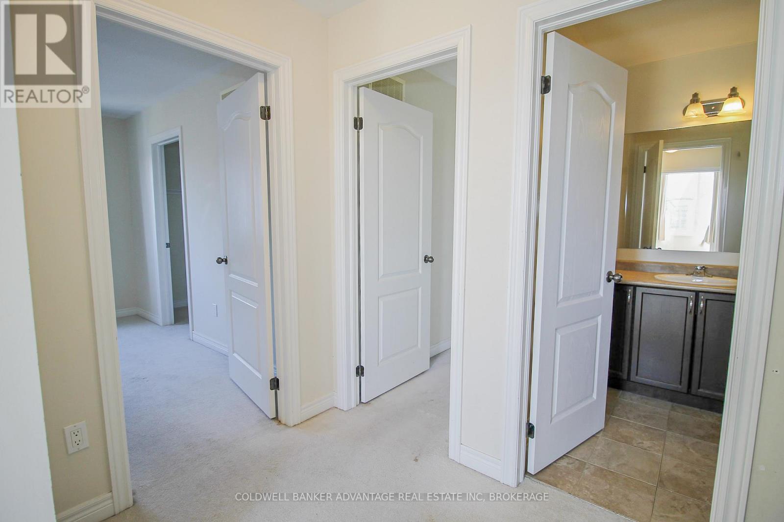 Photo 27 of 6366 Dilalla Crescent, Niagara Falls ON