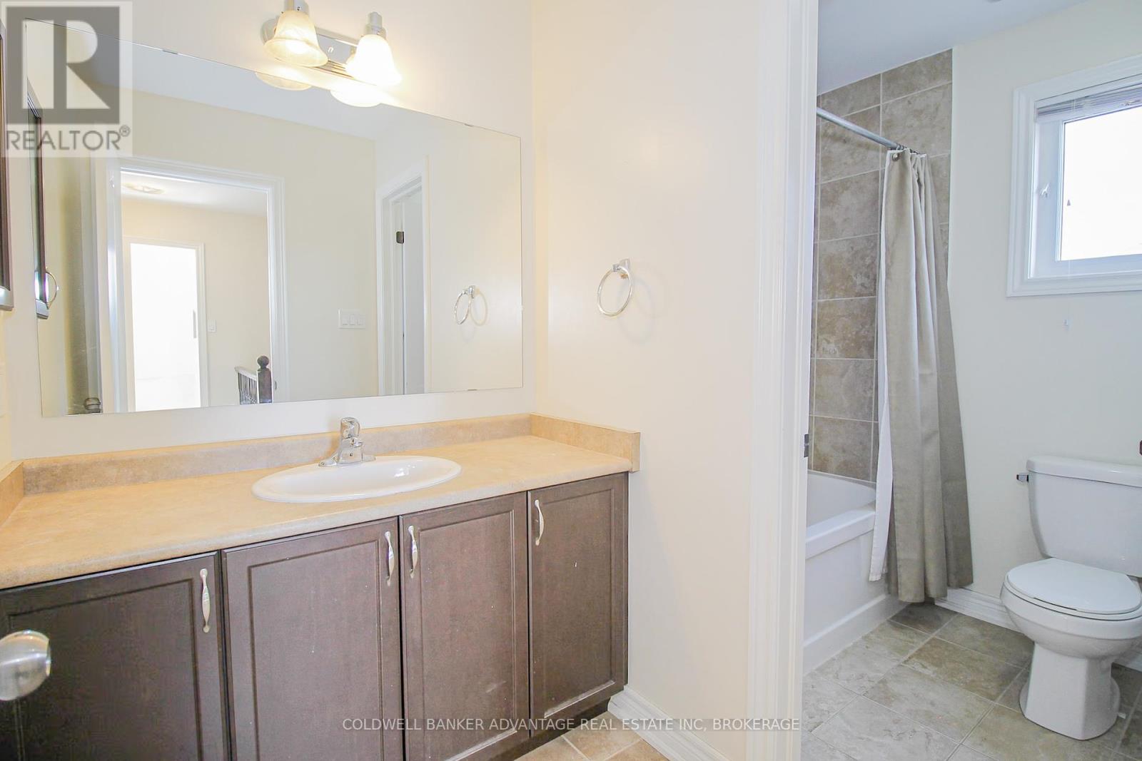 Photo 22 of 6366 Dilalla Crescent, Niagara Falls ON