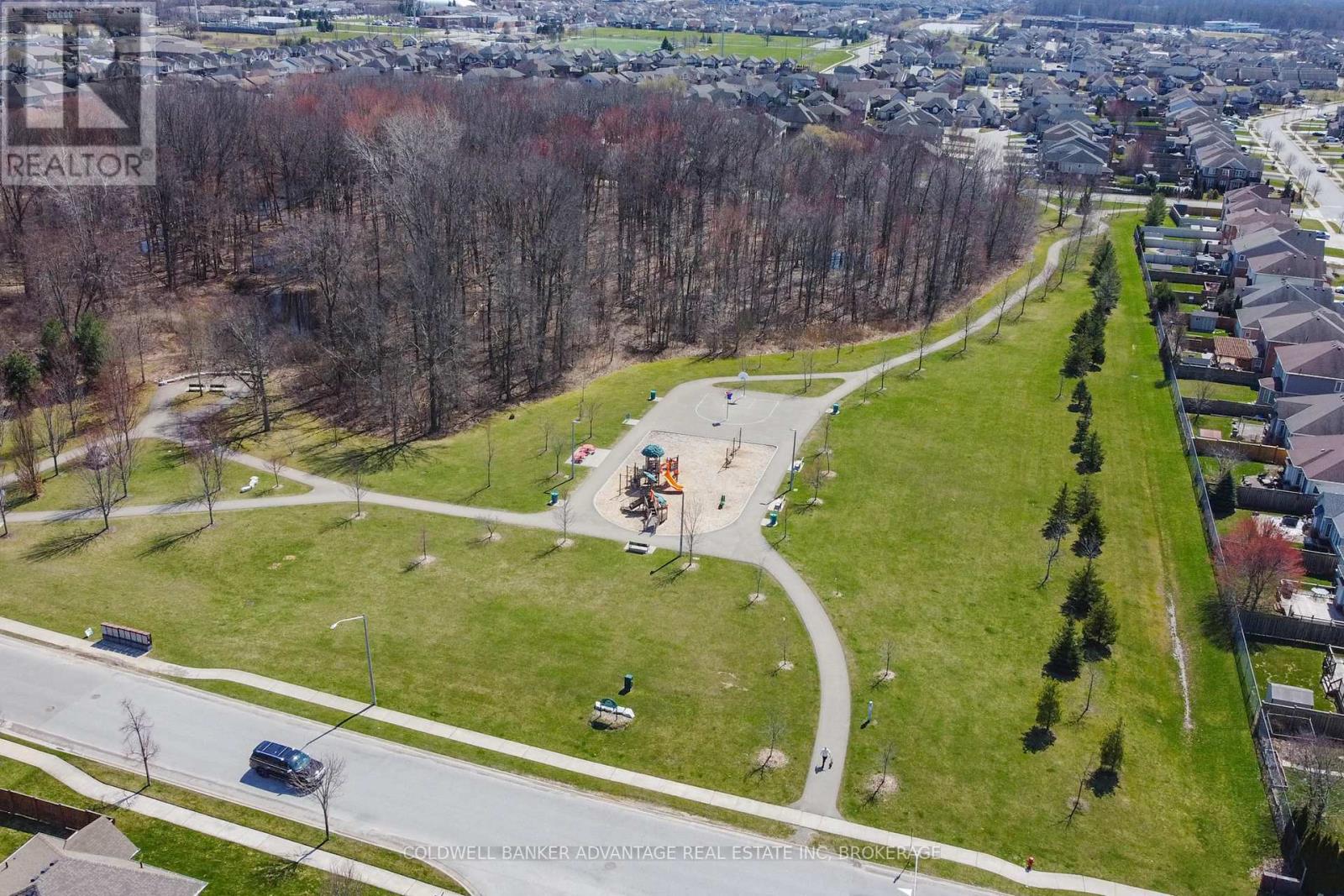 Photo 5 of 6366 Dilalla Crescent, Niagara Falls ON