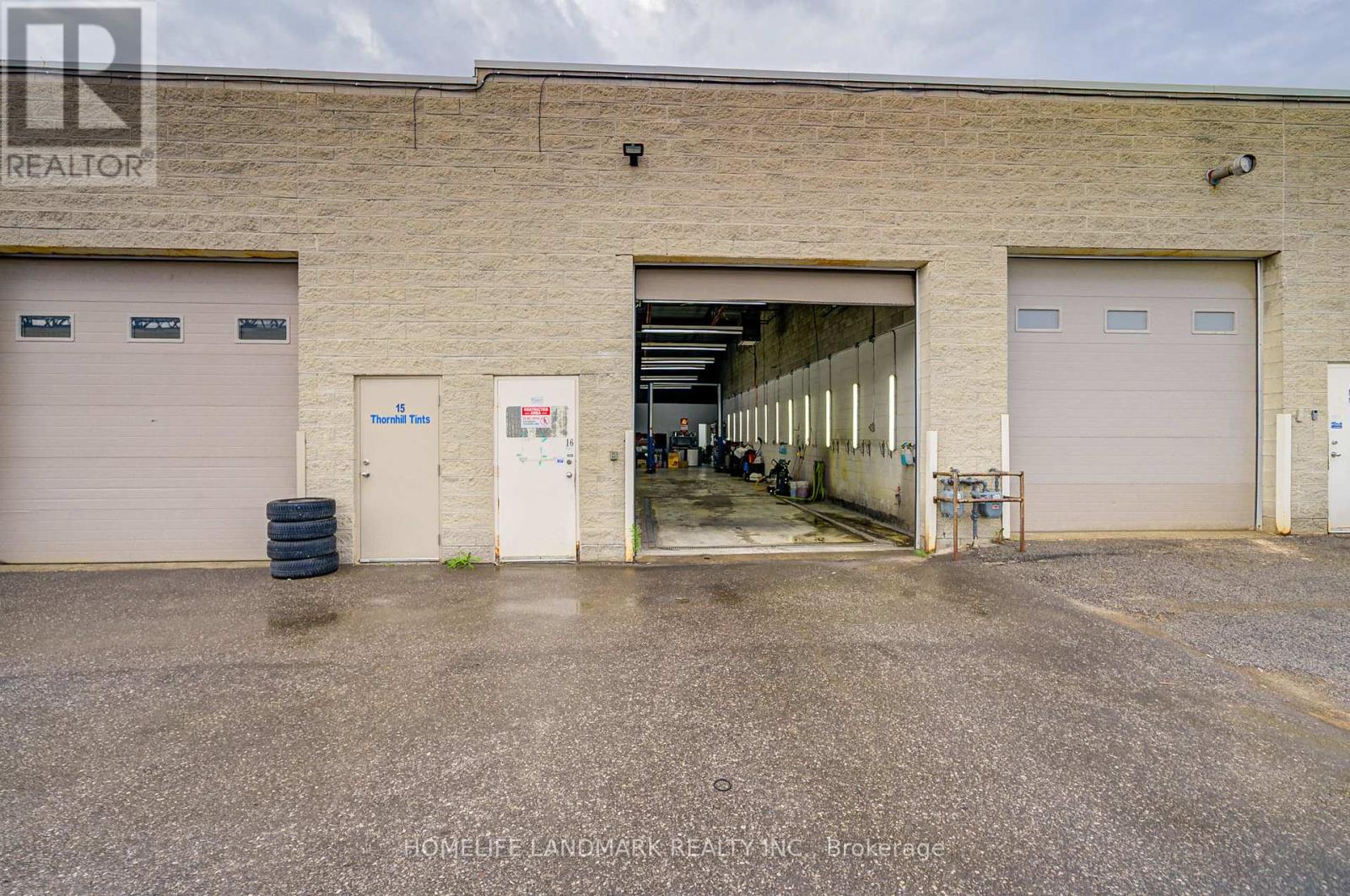 Photo 5 of 16 346 Newkirk Road, Richmond Hill ON