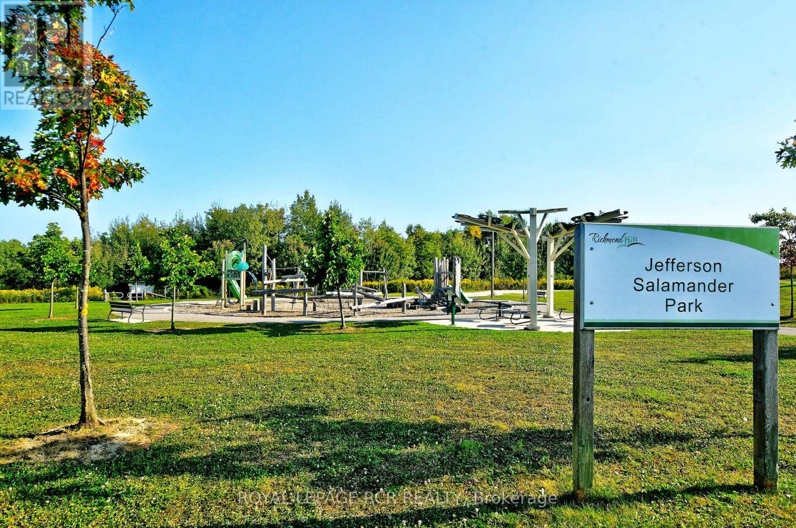 Photo 33 of 65 Anchusa Drive, Richmond Hill ON