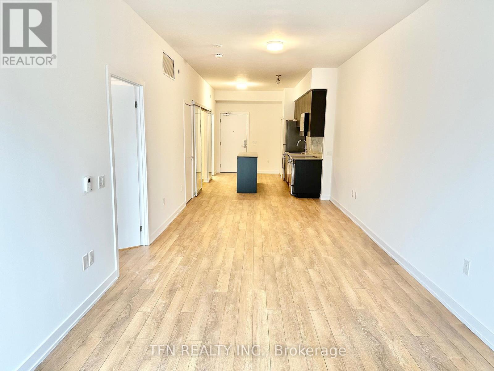 Photo 4 of 316 2433 Dufferin Street, Toronto ON