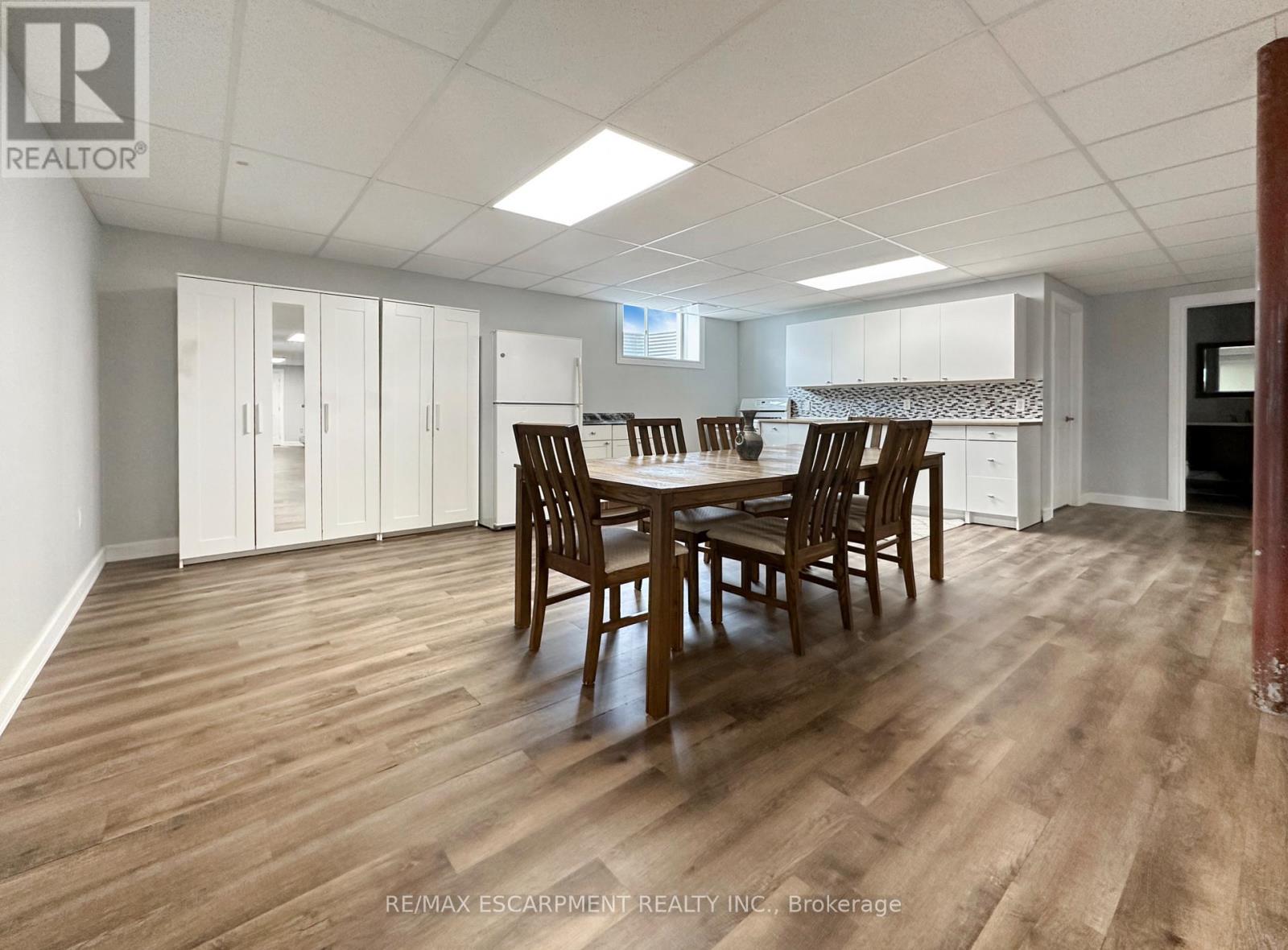 4 MIDDLEPORT ROAD - 26