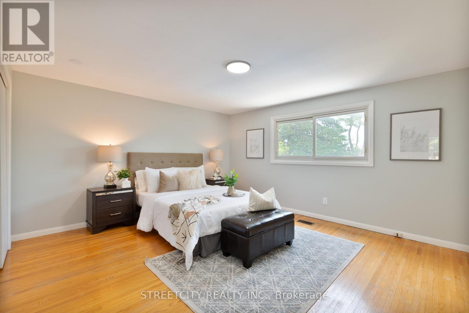 Photo 20 of 103 Friars Way, London North ON