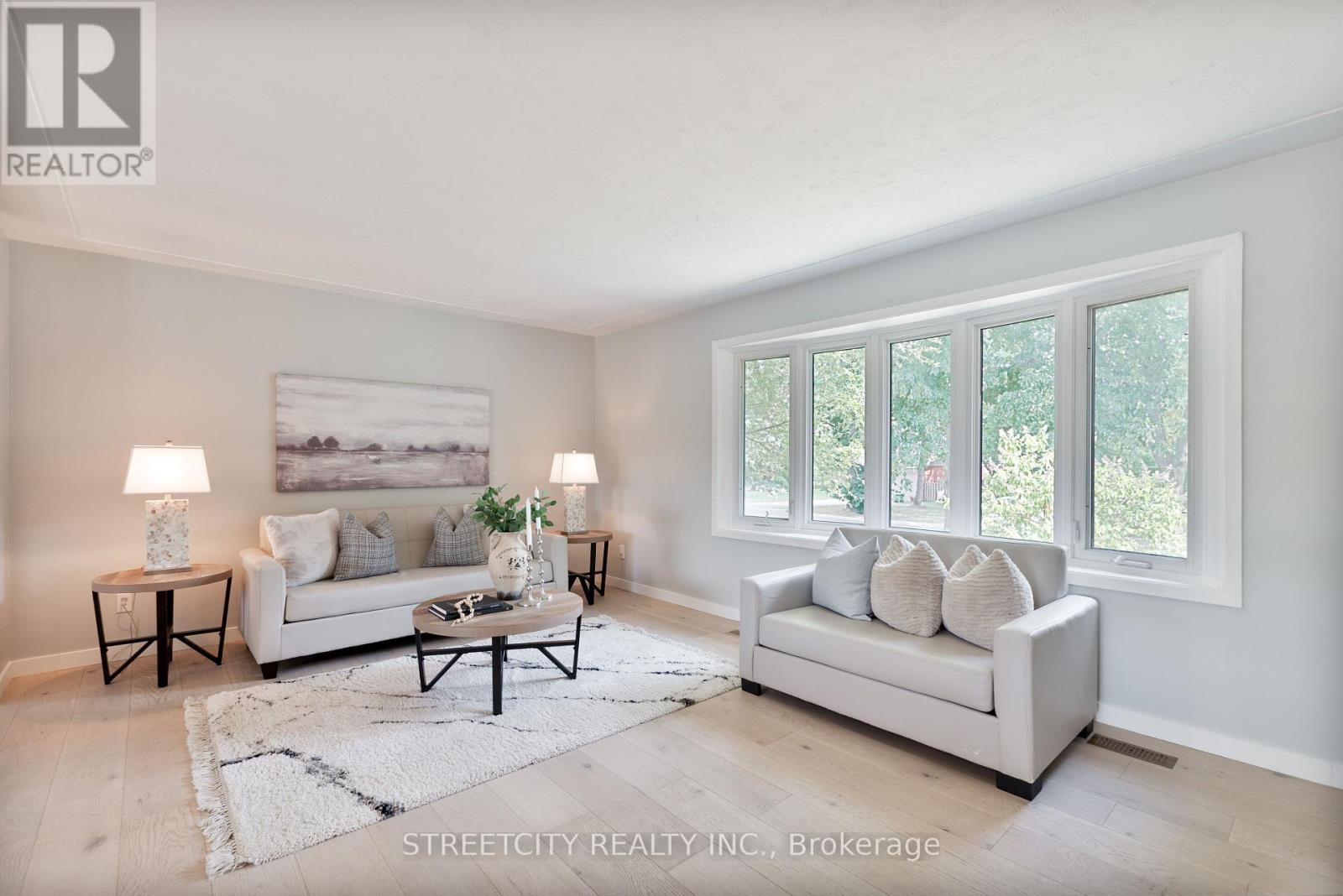 Photo 9 of 103 Friars Way, London North ON
