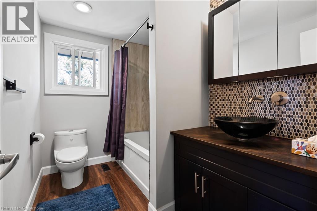 Photo 11 of 8117 Lynhurst Drive, Niagara Falls ON