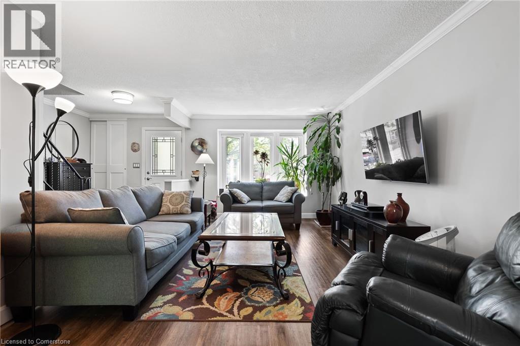 Photo 6 of 8117 Lynhurst Drive, Niagara Falls ON
