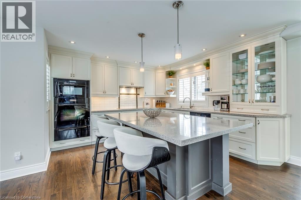 Photo 10 of 48 Forsythe Street, Oakville ON