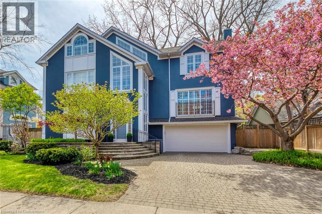 Photo 2 of 48 Forsythe Street, Oakville ON