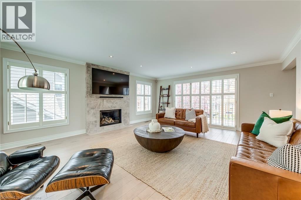 Photo 8 of 48 Forsythe Street, Oakville ON