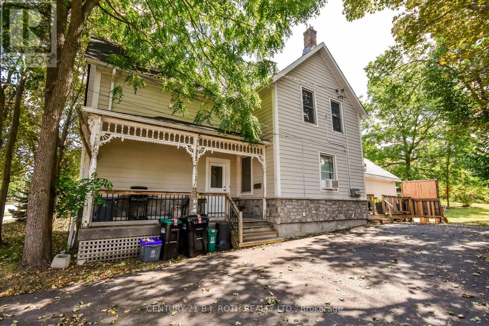Photo 2 of 57 Penetang Street, Barrie ON