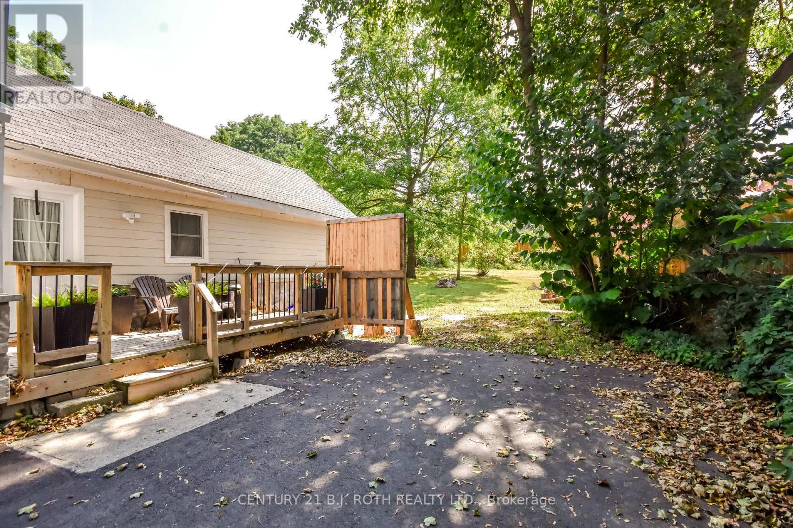 Photo 3 of 57 Penetang Street, Barrie ON