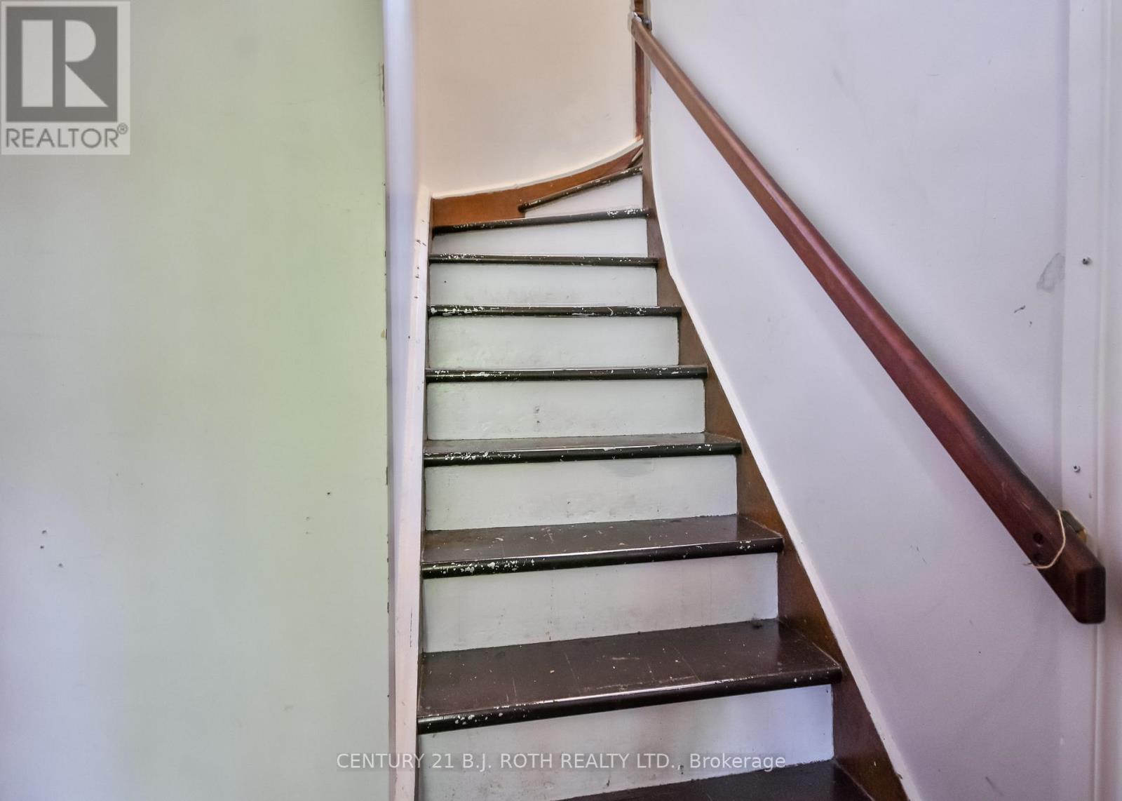 Photo 5 of 57 Penetang Street, Barrie ON