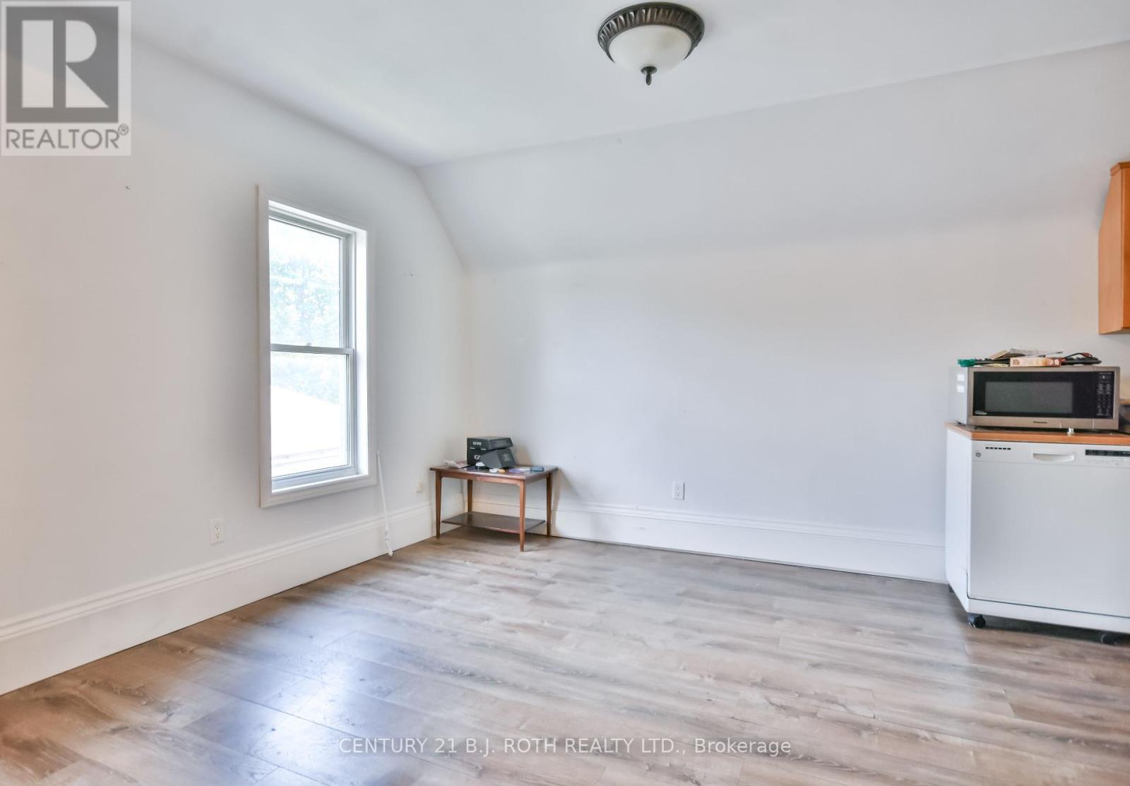 Photo 6 of 57 Penetang Street, Barrie ON
