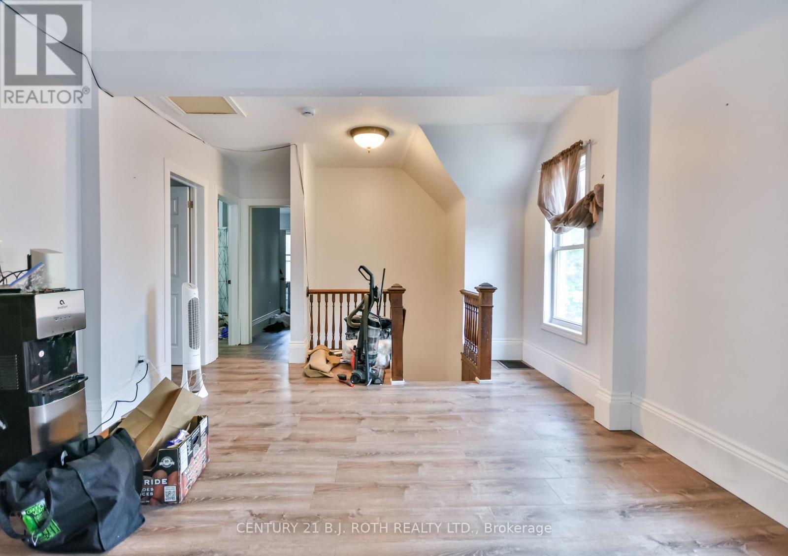 Photo 8 of 57 Penetang Street, Barrie ON