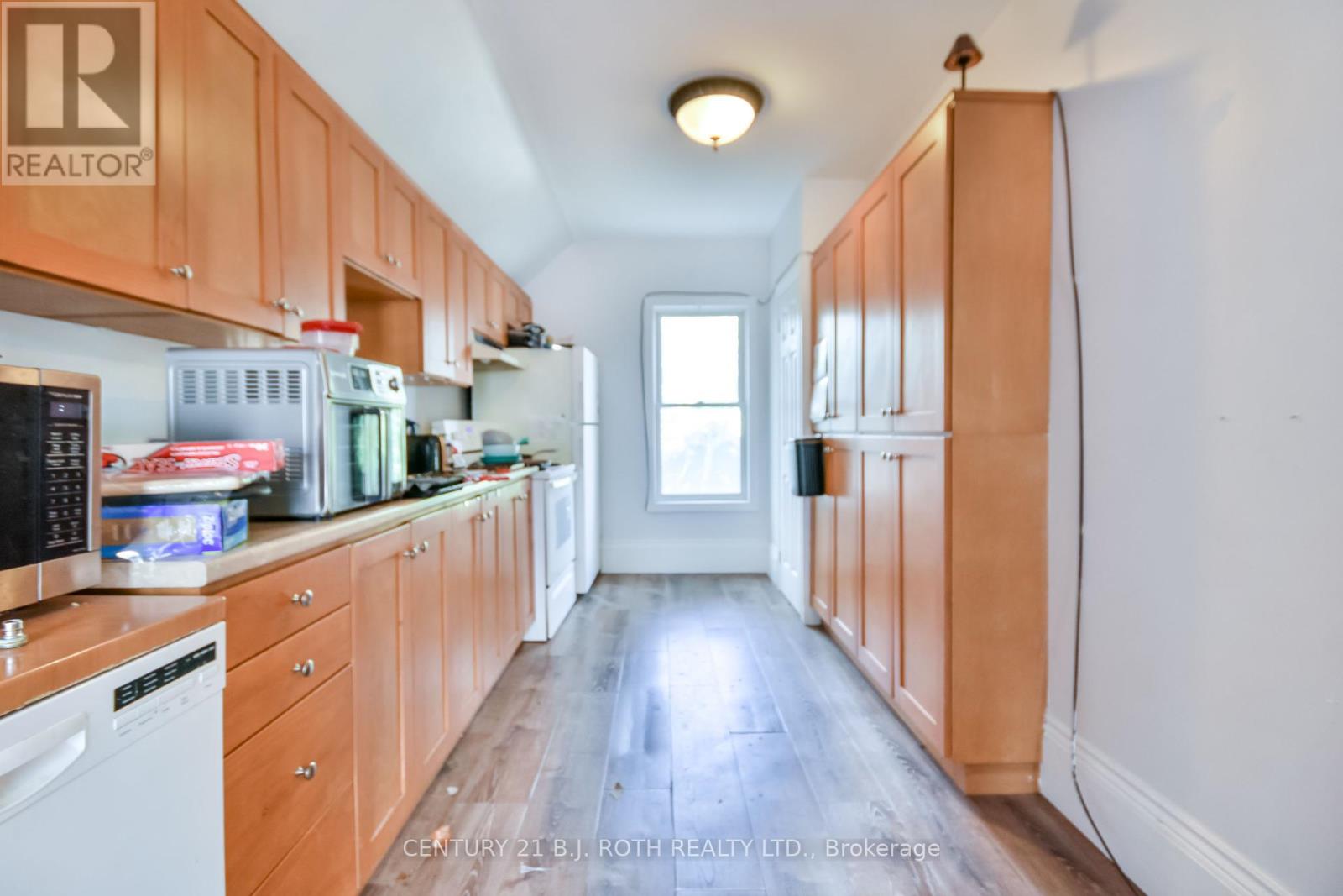 Photo 9 of 57 Penetang Street, Barrie ON