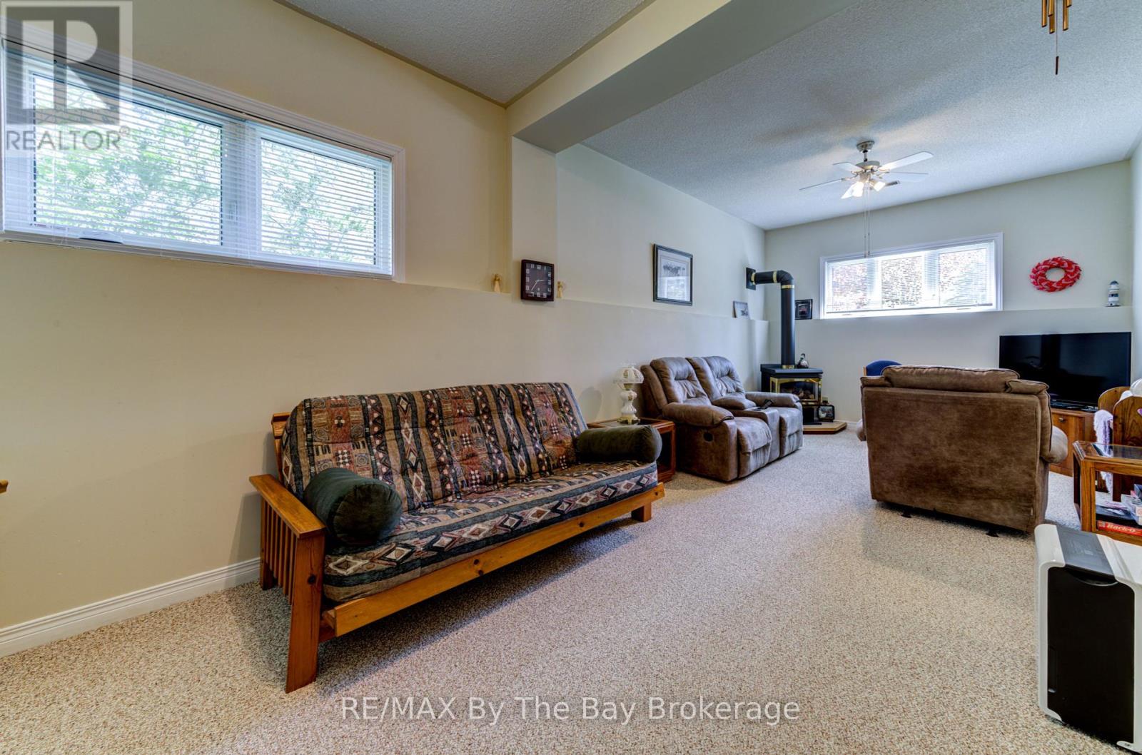 Photo 10 of 21 Portugal Path, Wasaga Beach ON