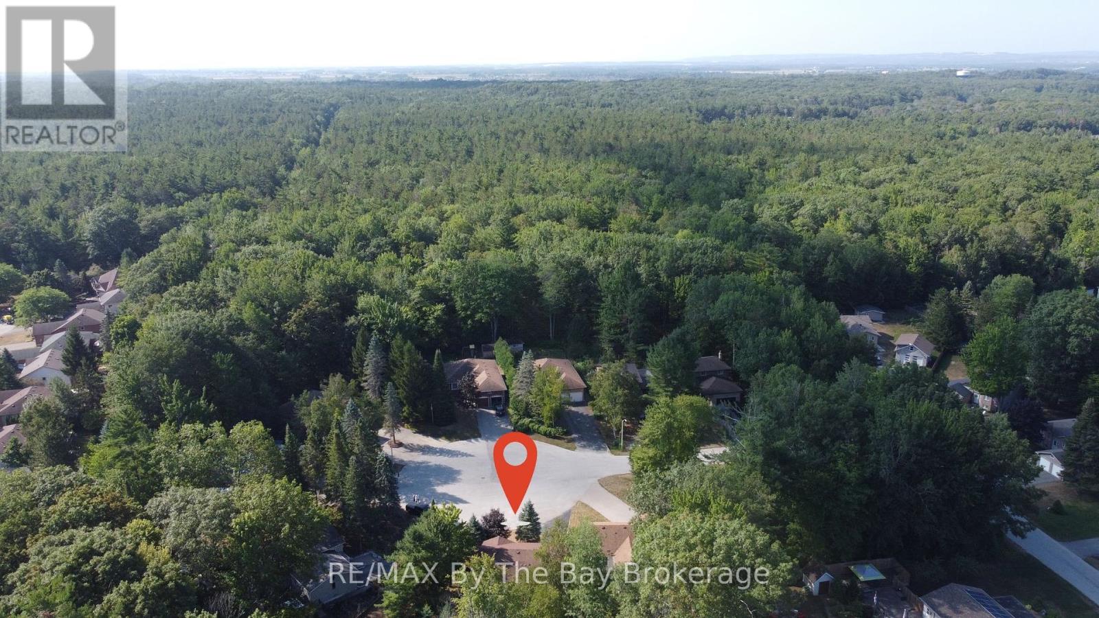 Photo 11 of 21 Portugal Path, Wasaga Beach ON