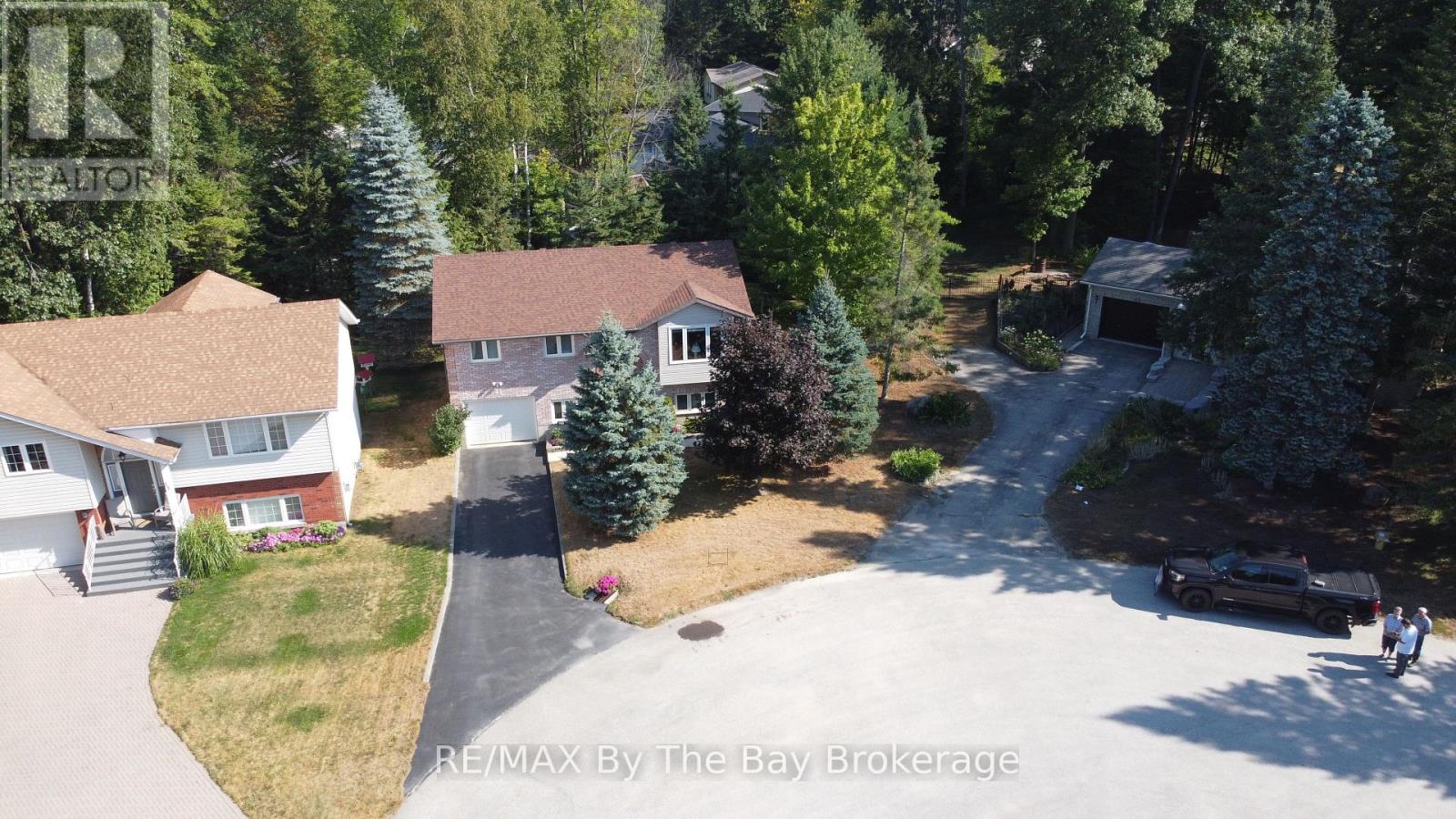 Photo 9 of 21 Portugal Path, Wasaga Beach ON