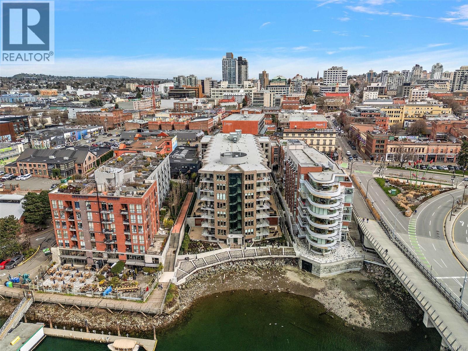 807 1628 Store Street, Victoria