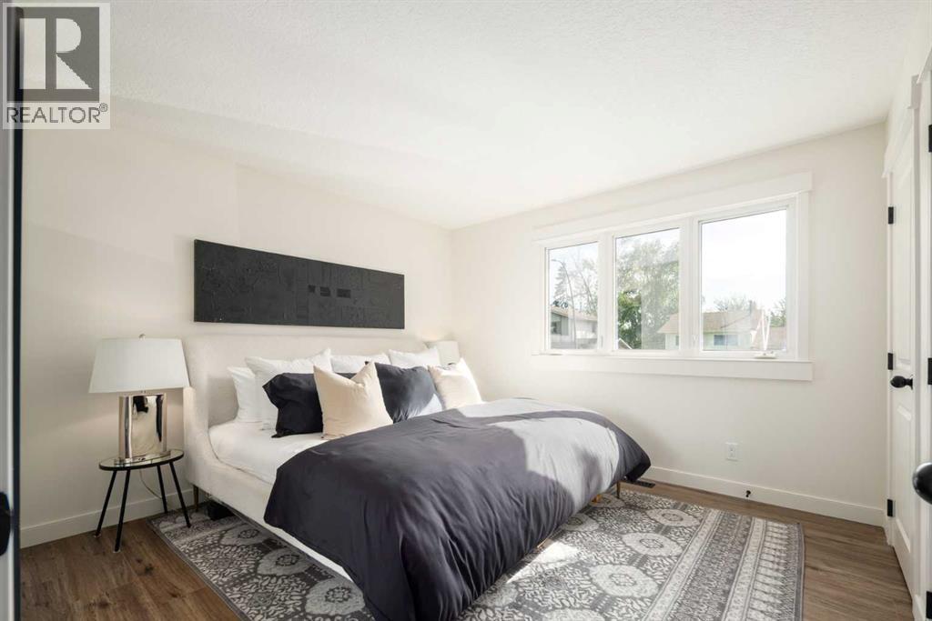 Single Family House Bi-level for Sale in  Deer Ridge Way SE Deer Ridge Calgary 