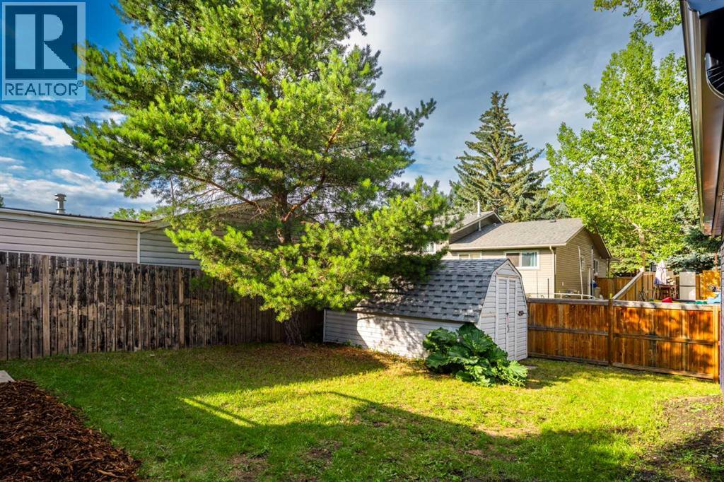 Single Family House Bi-level for Sale in  Deer Ridge Way SE Deer Ridge Calgary 