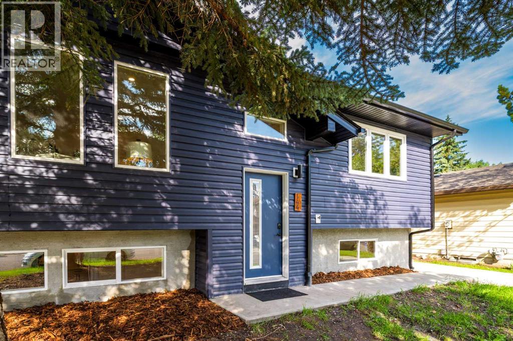 Single Family House Bi-level for Sale in  Deer Ridge Way SE Deer Ridge Calgary 