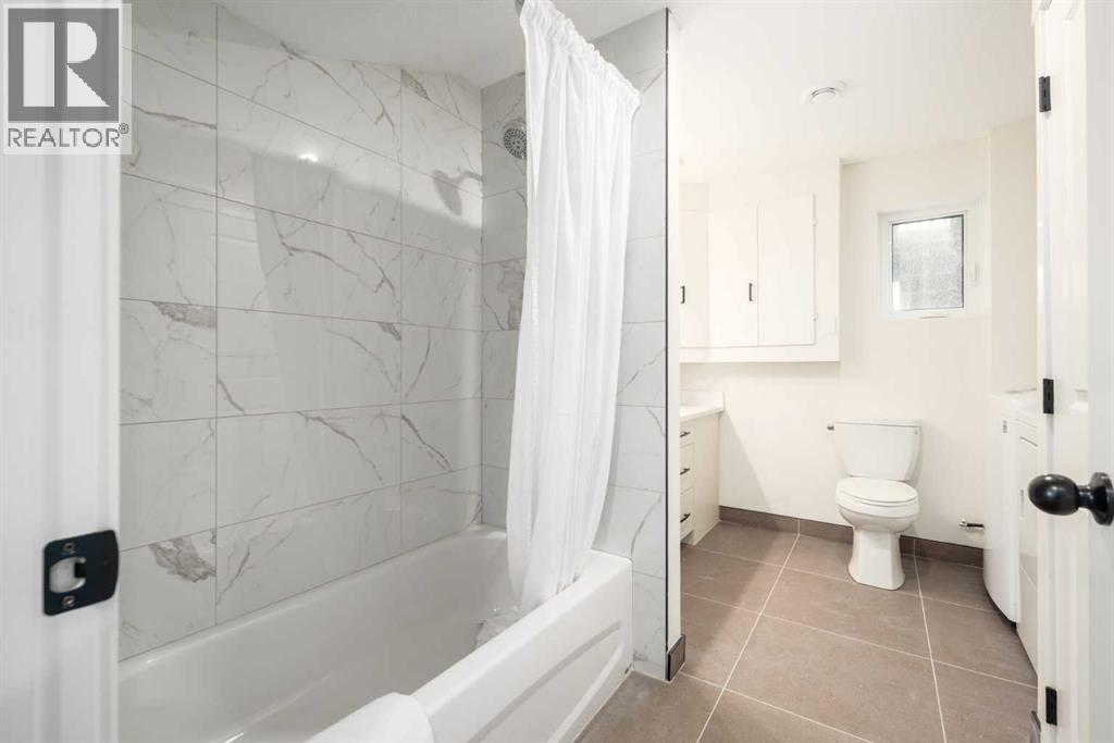 Single Family House Bi-level for Sale in  Deer Ridge Way SE Deer Ridge Calgary 