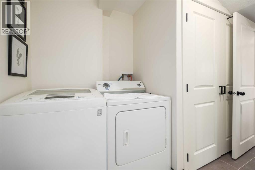Single Family House Bi-level for Sale in  Deer Ridge Way SE Deer Ridge Calgary 