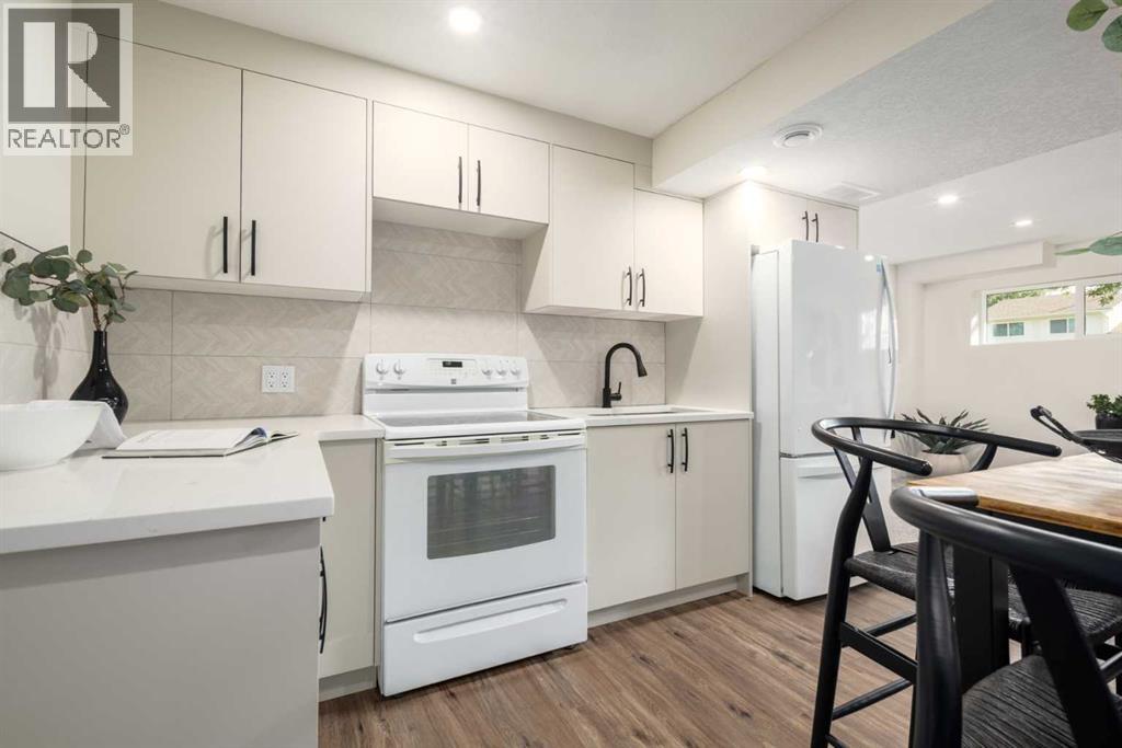 Single Family House Bi-level for Sale in  Deer Ridge Way SE Deer Ridge Calgary 